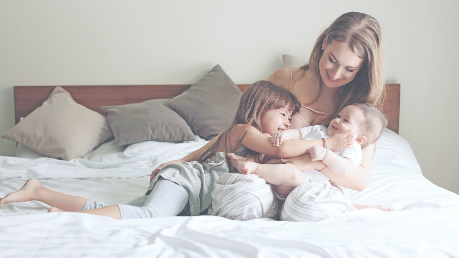Are Essential Oils Safe During Pregnancy and Breastfeeding: What Actually Matters