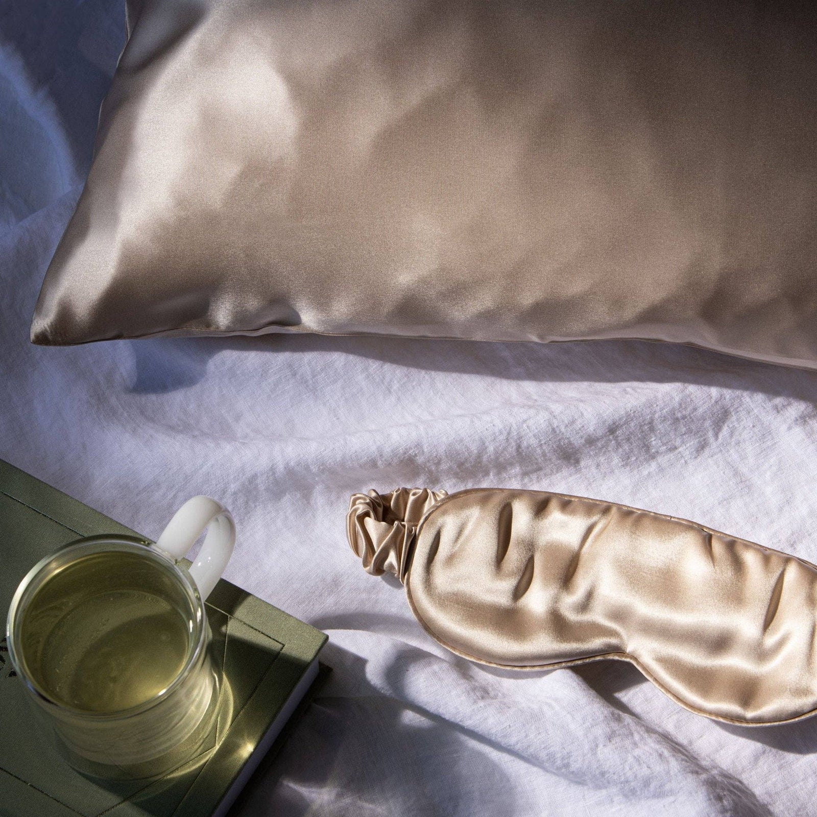 Silk Spa Eye Mask Golden Sand – Silk Sleep Mask for Sensitive Skin & Anti-Wrinkle Care